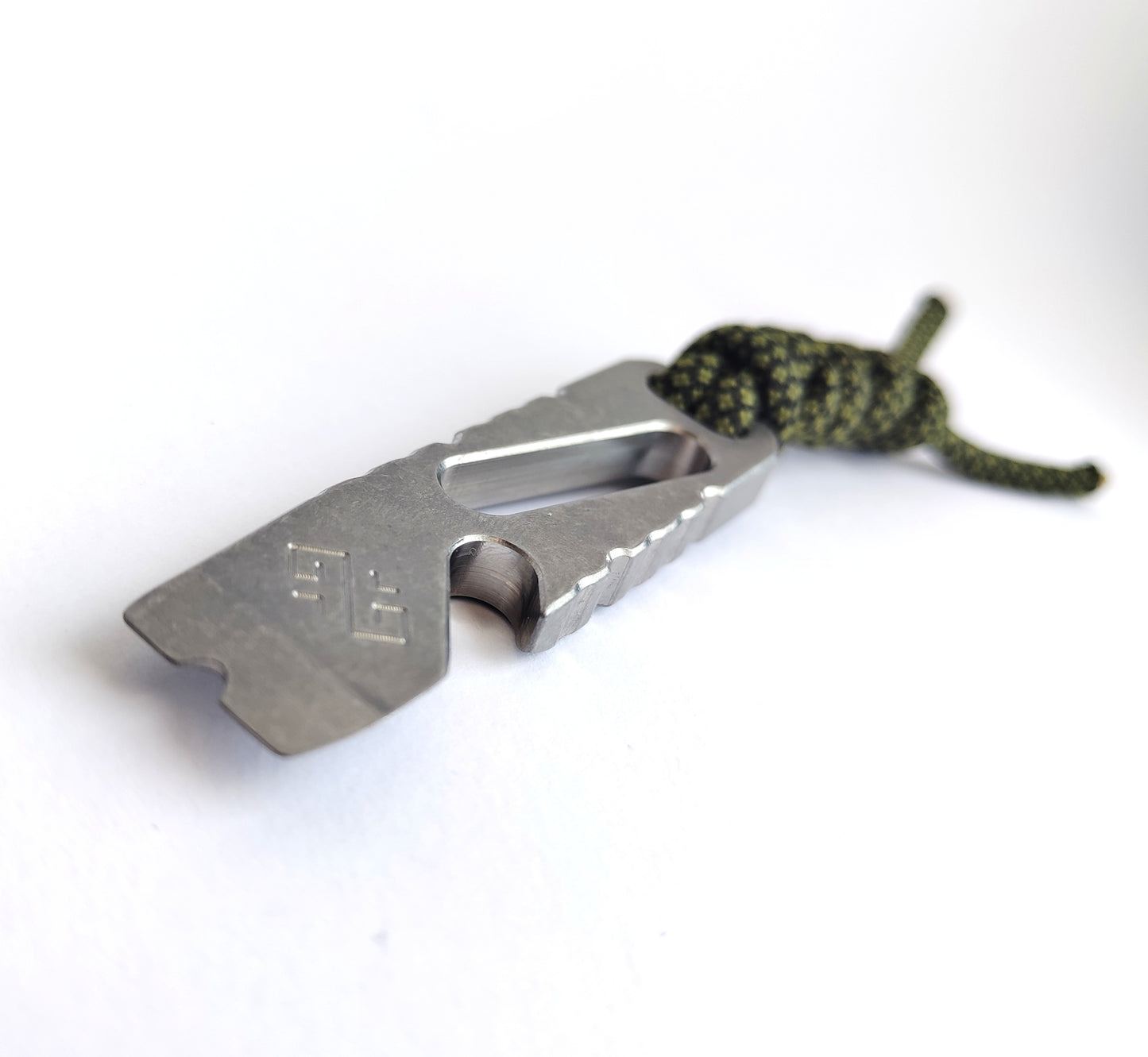 Pry Bar with Screwdriver bit made of Stainless Steel / EDC Tool for your everyday use