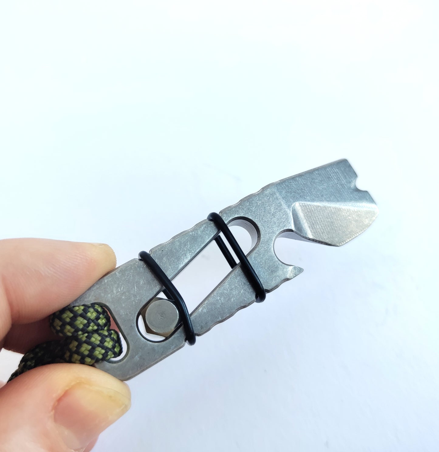 Pry Bar with Screwdriver bit made of Stainless Steel / EDC Tool for your everyday use